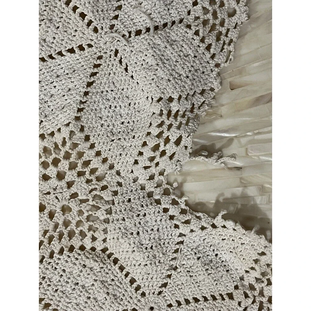 Antique Crochet Tablecloth 30s Ecru Floral Round 24” Cottagecore Grannycore Farm